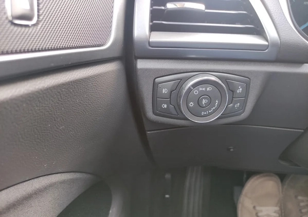 Ford Mondeo cena 59300 przebieg: 111000, rok produkcji 2018 z Gdańsk małe 121